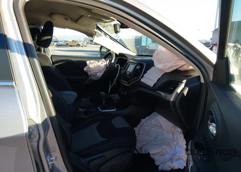 2018 Jeep Cherokee Latitude Fwd из США, поврежденный, VIN 1C4PJLCB0JD504195